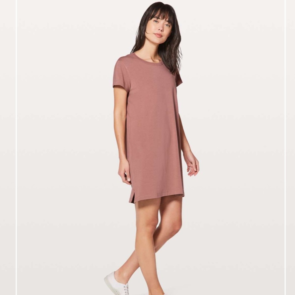 Lululemon Day Tripper Dress in Quicksand - Picture 1 of 4